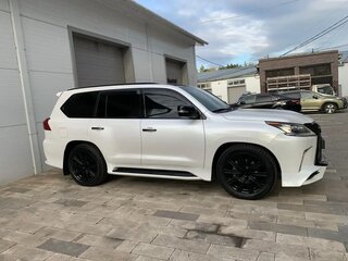 2018 Lexus LX 570 III Рестайлинг 2, белый, 9500000 рублей, вид 3