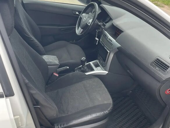 2013 Opel Astra H Рестайлинг, белый - вид 4