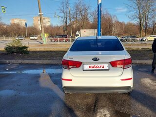 2015 Kia Rio III Рестайлинг, белый, 680000 рублей, вид 3