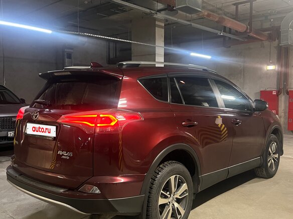 2017 Toyota RAV4 IV (XA40) Рестайлинг, красный, 2300000 рублей - вид 9