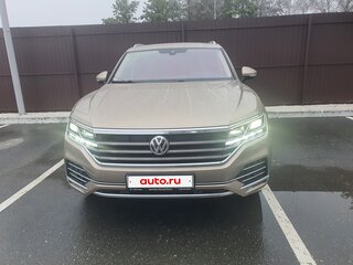 2019 Volkswagen Touareg III, бежевый, 3700000 рублей, вид 1