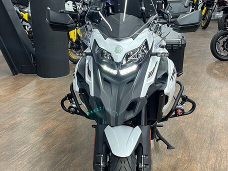 2026 Benelli TRK 502, белый, 629000 рублей, вид 3