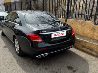 2017 Mercedes-Benz E-Класс 200 V (W213, S213, C238), чёрный, 2100000 рублей, вид 2
