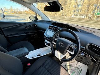2016 Toyota Prius IV (XW50), серебристый, 1450000 рублей, вид 5