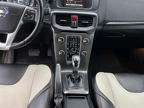 2014 Volvo V40 Cross Country I, белый, 1390000 рублей - вид 5