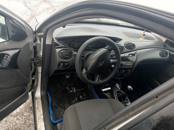 2004 Ford Focus I Рестайлинг, серебристый, 150000 рублей - вид 9
