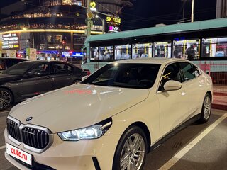 2023 BMW 5 серии 520i VIII (G60/G61/G68), белый, 5699000 рублей, вид 1