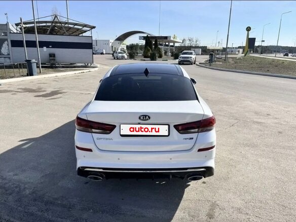 2018 Kia Optima IV Рестайлинг, белый, 2400000 рублей - вид 4