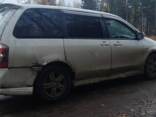 2004 Mazda MPV II (LW) Рестайлинг, белый, 410000 рублей, вид 2
