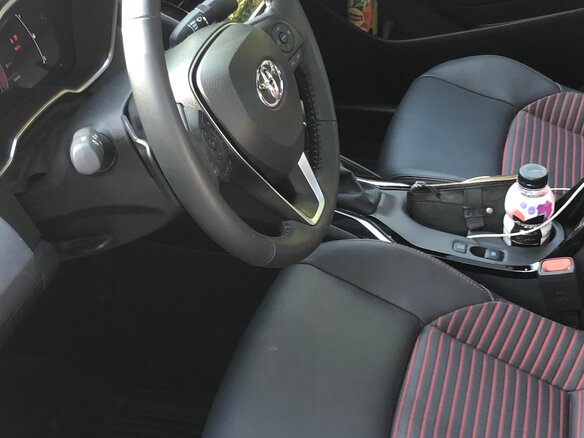 2025 Toyota Corolla Sporty XII (E210) Рестайлинг, серебристый, 3300000 рублей - вид 6