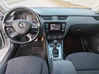 2013 Skoda Octavia III (A7), белый, 999999 рублей, вид 5