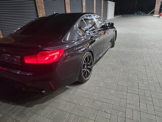2019 BMW 5 серии 520i VII (G30/G31/G38), чёрный, 3570000 рублей, вид 4