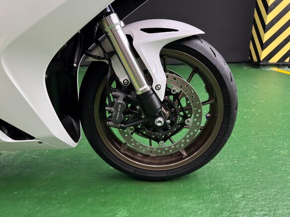2017 Honda VFR 800, белый, 785000 рублей - вид 25