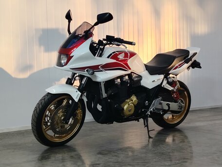 2012 Honda CB 1300, белый, 699000 рублей, вид 4