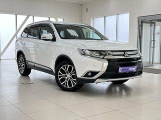2016 Mitsubishi Outlander III Рестайлинг 2, белый, 1840000 рублей, вид 3