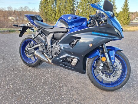 2024 Yamaha YZF-R7, синий, 850000 рублей, вид 3