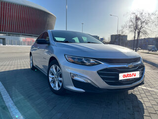 2022 Chevrolet Malibu IX Рестайлинг, серебристый, 1244740 рублей, вид 3