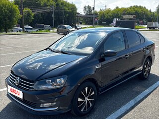 2017 Volkswagen Polo V Рестайлинг, чёрный, 950000 рублей, вид 1