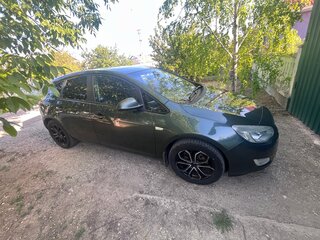 2011 Opel Astra J, зелёный, 600000 рублей, вид 2