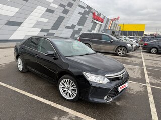 2017 Toyota Camry VII (XV50) Рестайлинг, чёрный, 1650000 рублей, вид 2