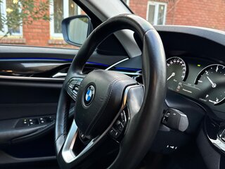 2017 BMW 5 серии 520d VII (G30/G31/G38), белый, 2650000 рублей, вид 4