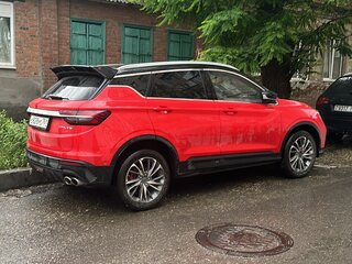 2022 Geely Coolray I, красный, 1850000 рублей, вид 3