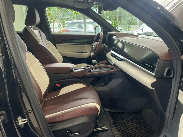 2026 Geely Monjaro I Рестайлинг, чёрный - вид 9