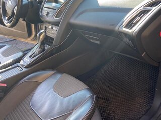 2017 Ford Focus III Рестайлинг, серый, 1400000 рублей, вид 4