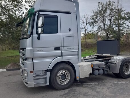 2009 Mercedes-Benz Actros, серебристый, 3000000 рублей, вид 2