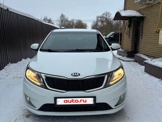 2013 Kia Rio 5-speed III, белый, 920000 рублей, вид 1