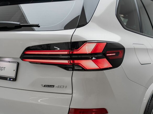 2025 BMW X5 40i IV (G05/G18) Рестайлинг, белый - вид 7