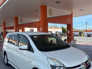 2014 Toyota ISis I Рестайлинг, белый, 1450000 рублей, вид 3