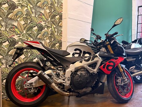 2020 Aprilia Tuono V4, серебристый, 1400000 рублей, вид 1