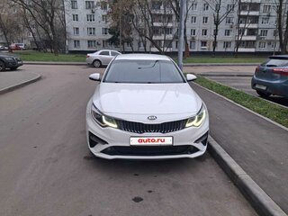 2020 Kia Optima IV Рестайлинг, белый, 1500000 рублей, вид 1