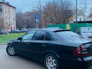 2002 Mercedes-Benz E-Класс 220 III (W211, S211), чёрный, 590000 рублей, вид 5