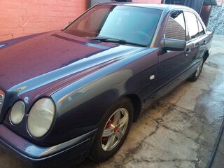 1997 Mercedes-Benz E-Класс 220 II (W210, S210), синий, 655000 рублей, вид 1