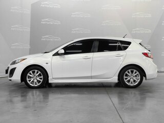 2011 Mazda Axela II Рестайлинг, белый, 975000 рублей, вид 2
