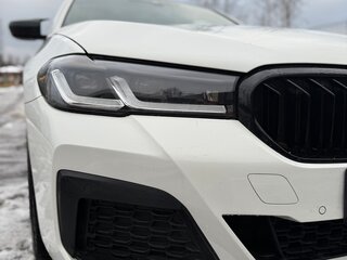 2020 BMW 5 серии 520d xDrive VII (G30/G31/G38) Рестайлинг, белый, 4450000 рублей, вид 3