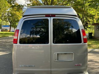 2008 GMC Savana I Рестайлинг, бежевый, 2000000 рублей, вид 3