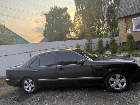 1996 Mercedes-Benz E-Класс 230 II (W210, S210), чёрный - вид 6