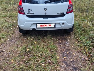 2013 Renault Sandero I, белый, 550000 рублей, вид 4