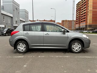 2012 Nissan Tiida I Рестайлинг, серый, 700000 рублей, вид 3