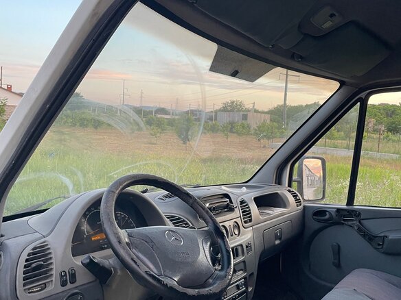2001 Mercedes-Benz Sprinter, белый, 700000 рублей - вид 9