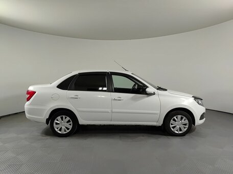 2021 Lada (ВАЗ) Granta I Рестайлинг, белый, 515300 рублей, вид 4