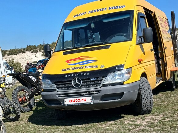 2004 Mercedes-Benz Sprinter, жёлтый, 1550000 рублей - вид 6
