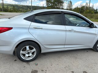 2014 Hyundai Solaris I, серебристый, 950000 рублей, вид 2