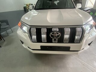 2020 Toyota Land Cruiser Prado 150 Series Рестайлинг 2, белый, 6000000 рублей, вид 1