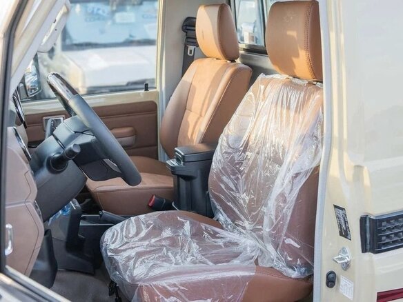 2025 Toyota Land Cruiser 79 70 Series Рестайлинг 2, бежевый, 6858000 рублей - вид 8