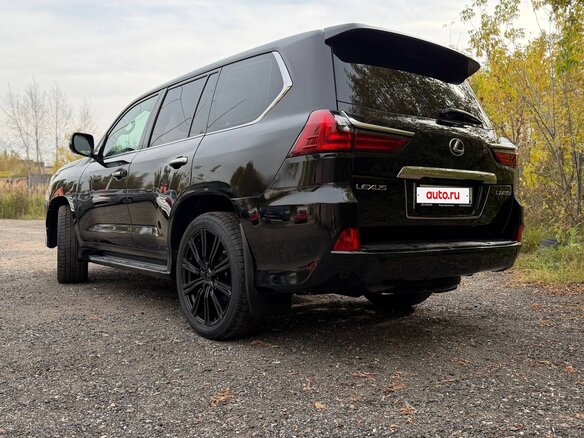 2017 Lexus LX 450d III Рестайлинг 2, чёрный, 6500000 рублей - вид 3