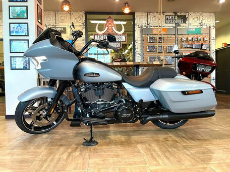 2024 Harley-Davidson Road Glide Special, серебристый, 3950000 рублей, вид 4